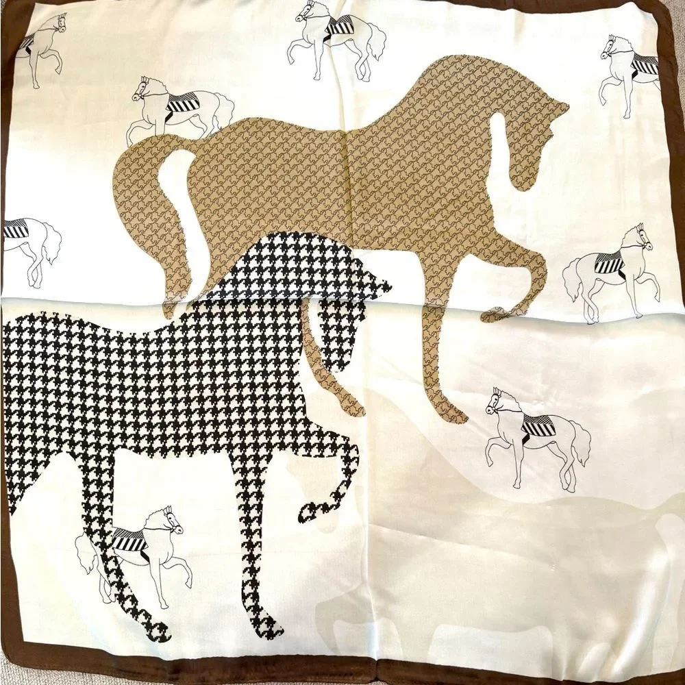 Women’s 70x70 cm square white horse pattern scarf